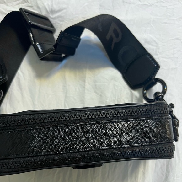 Marc Jacobs Black Crossbody Bag - Picture 3 of 8